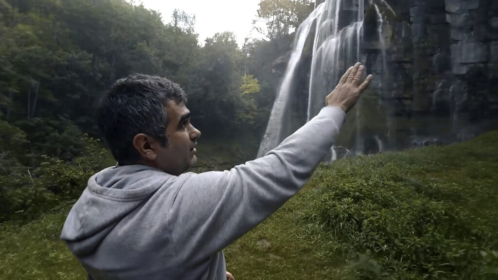 Christian Daduica, guide spécialisé en cascades, lors d’un stage photo nature – Lyon Sortie Photo