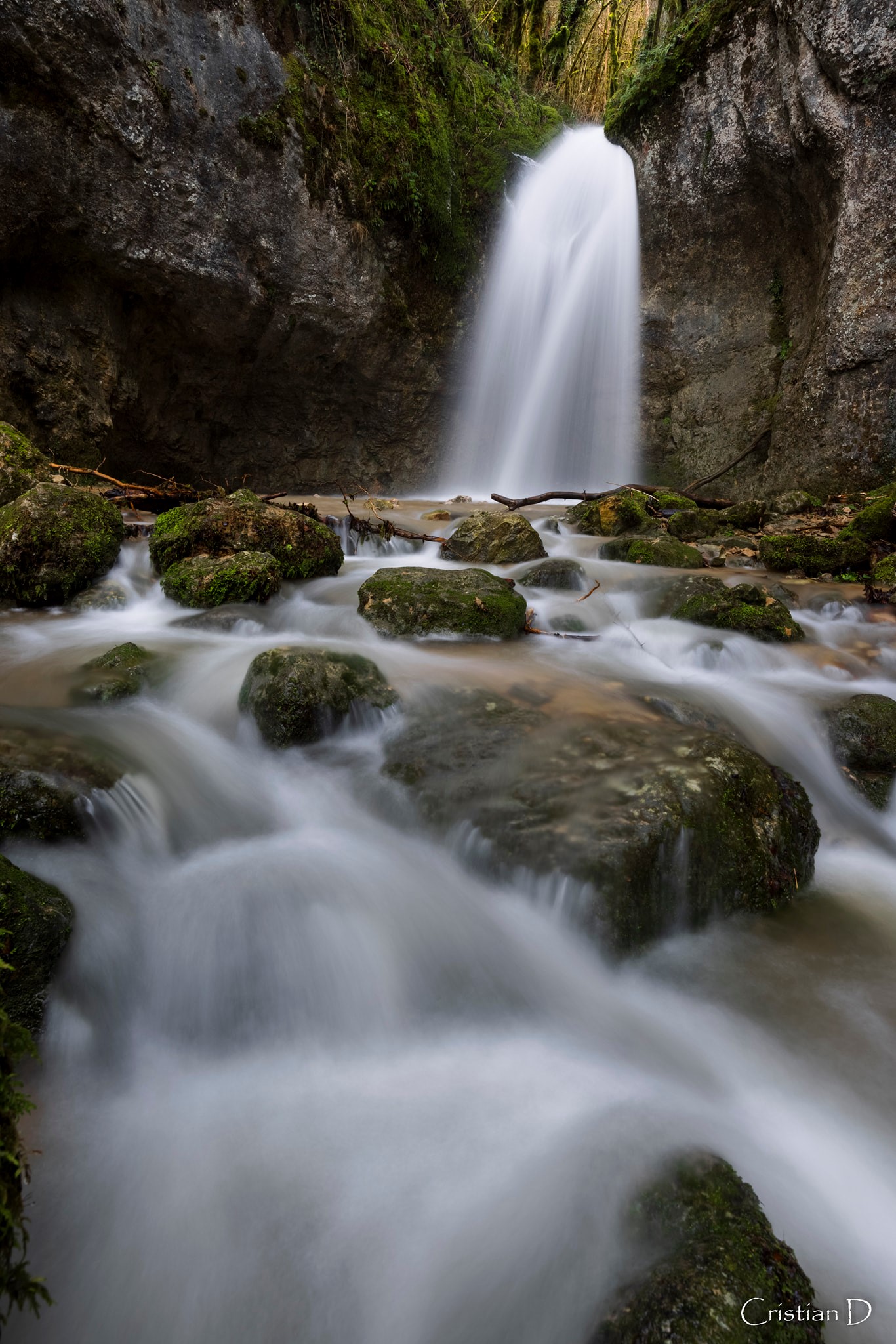 Explorer les cascades secrètes de l'Ain