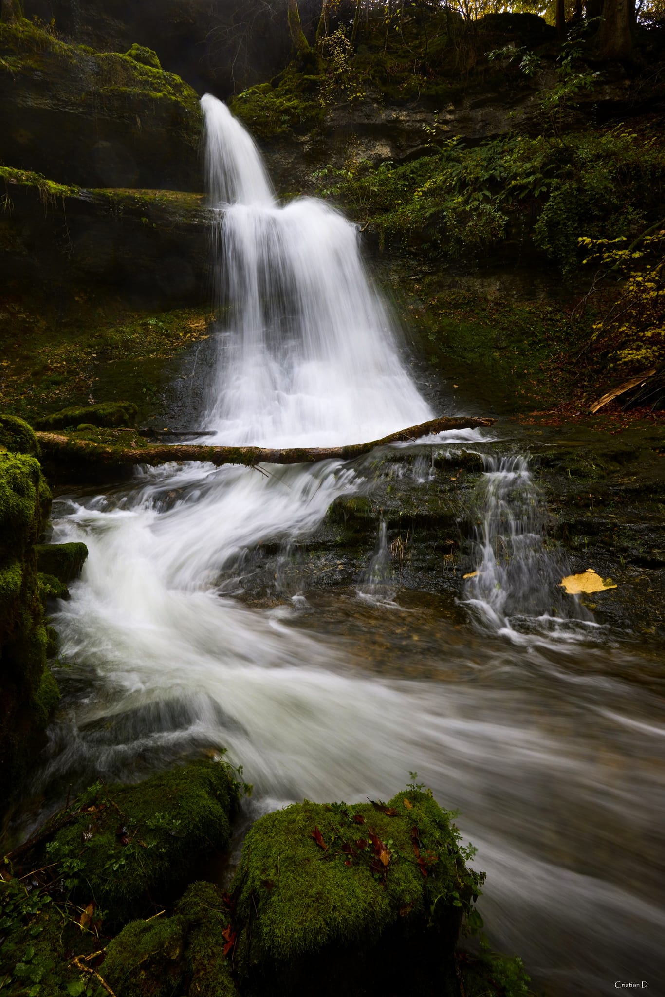 Explorer les cascades secrètes de l'Ain