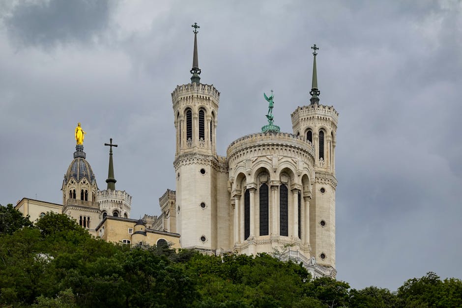 Basilique notre dame fourviere — spot photo Lyon