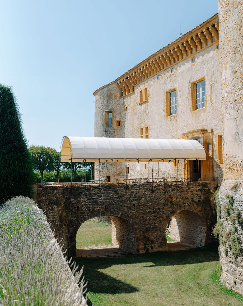 Château de Bagnols Relais & Châteaux 5 étoiles en Pierres Dorées du Beaujolais lieu de mariage haut de gamme Rhône