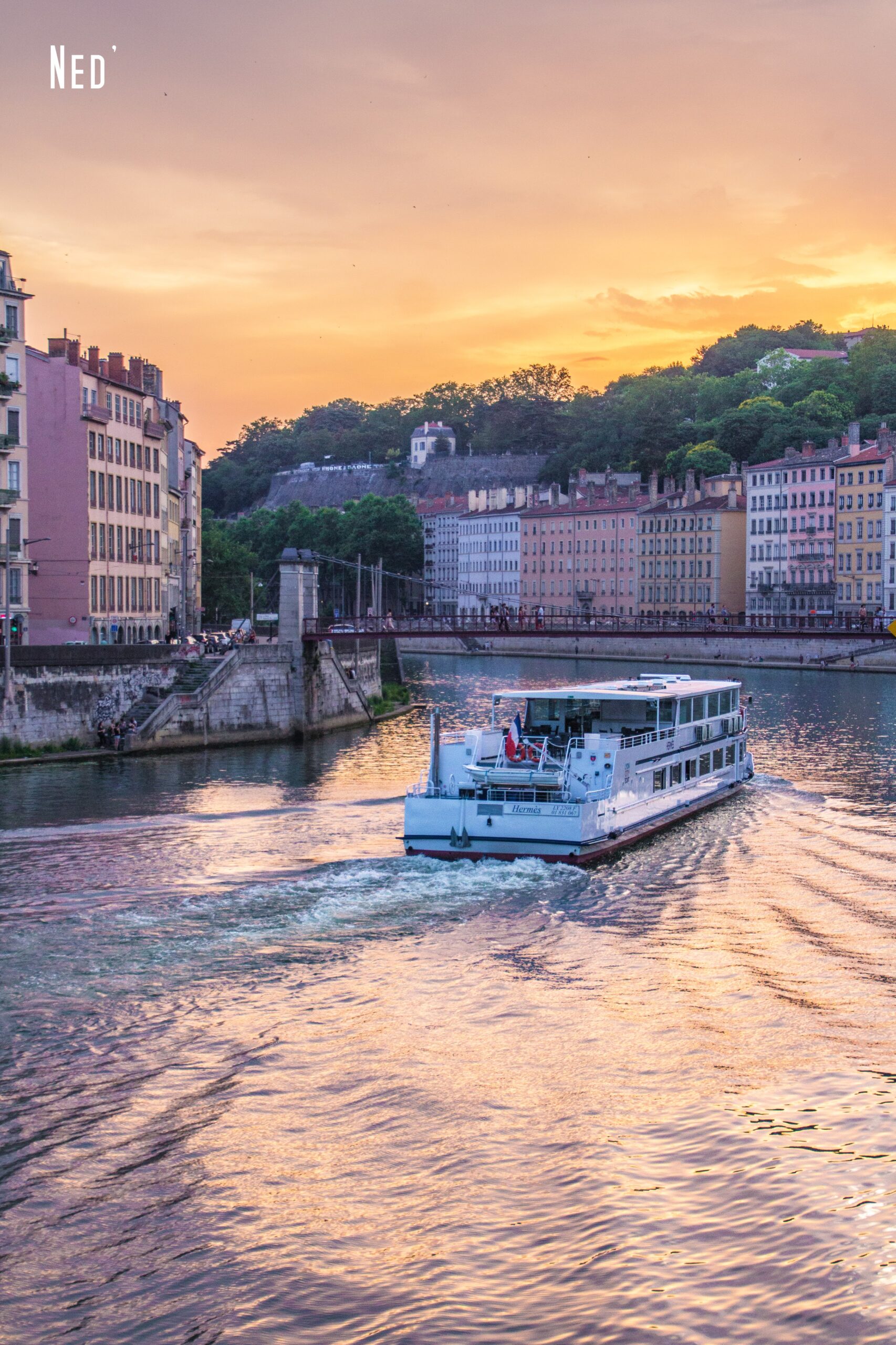 Coucher de soleil & heure bleue sur les quais de Saone