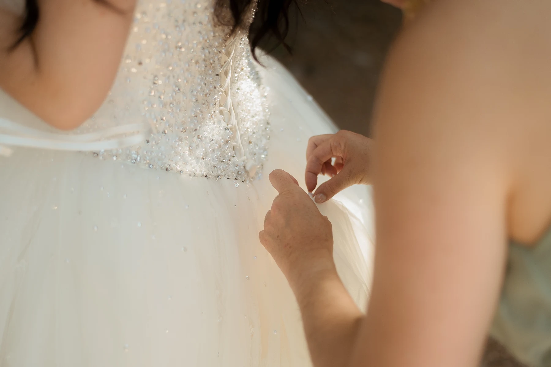 Préparatifs de la mariée avant la cérémonie, mariage à Oullins-Pierre-Bénite