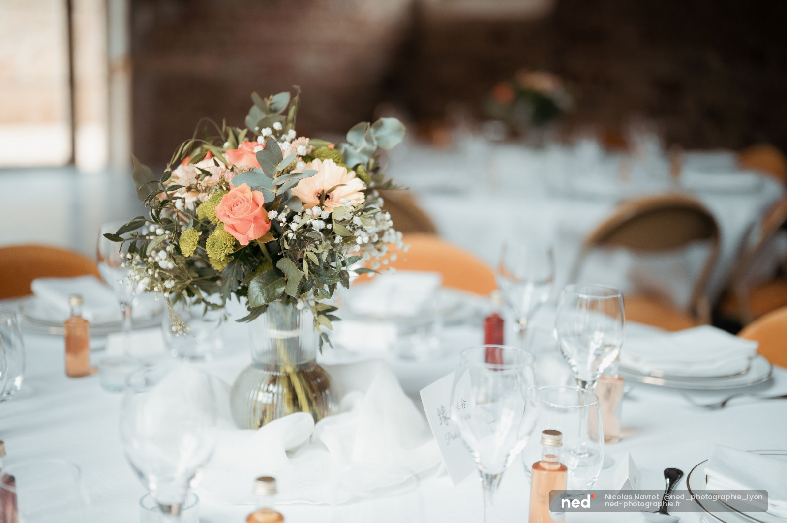 Décoration table mariage roses et eucalyptus Lyon